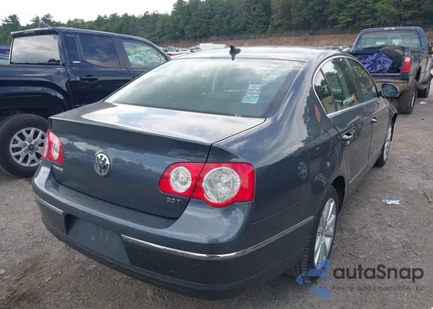 2010 Volkswagen Passat Komfort from USA, damaged, VIN WVWJM7AN0AE101359